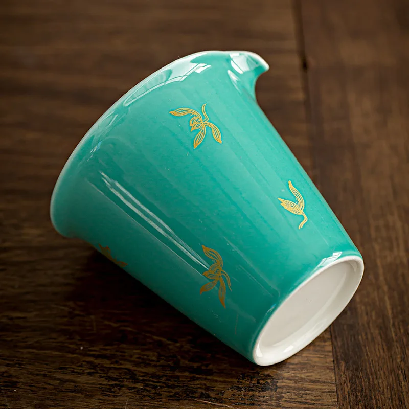 200ml Turquoise Glaze Ceramic Tea Pitcher Fair Cup Uniform China Maker Chahai Hand Grasping Kung Fu Accessories |