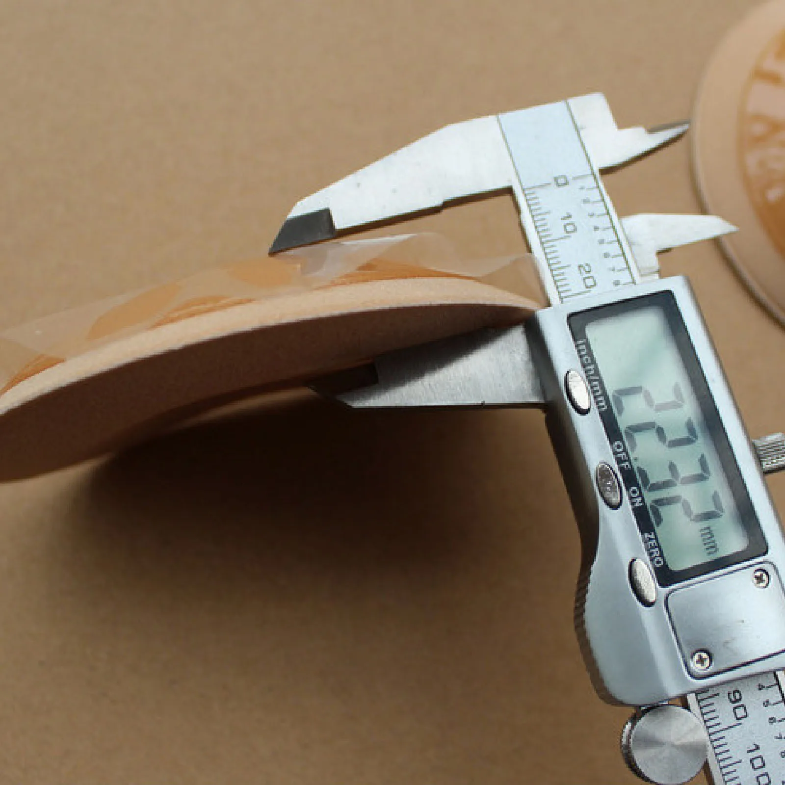 

1Pair Sticky Bra Self-adhesive Invisible Silicone Heart-shaped Chest Pad Sponge Pad Breast Push Up Enhancer Removeable Bra