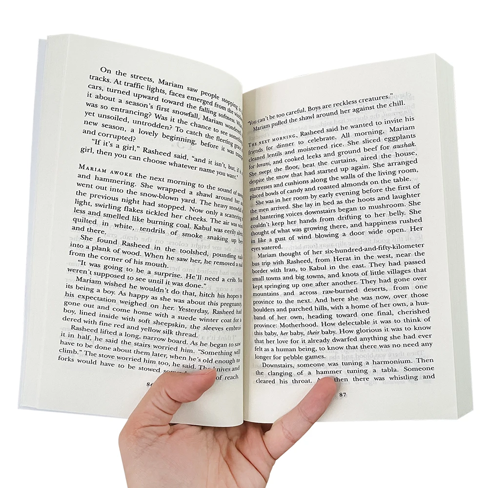 El cl&aacute;sico de Hosseini de mil swouns, funciona la historia de agarre de las mujeres afacas, tiempos imregalables e indestructibles de amor-3