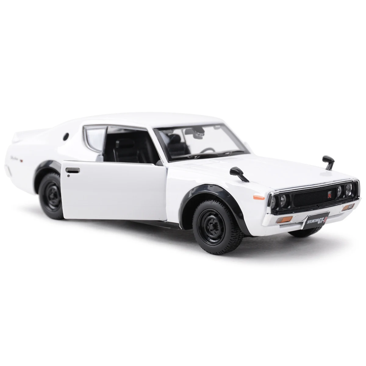 Коллекционная модель автомобиля Maisto 1:24 1973 Nissan Skyline 2000GT-R (KPGC110)