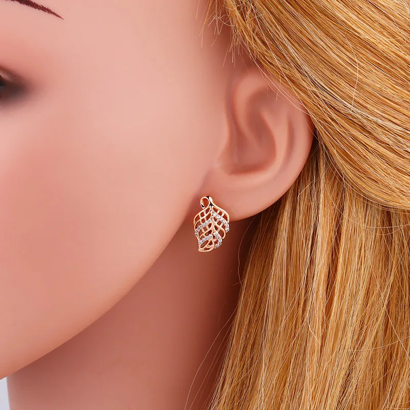 Женские Золотые сережки с полыми листьями и камнями 585 пробы вечерние