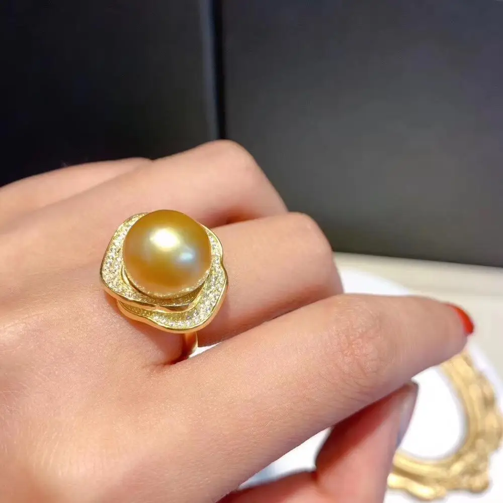 Женское кольцо с жемчугом и пресноводным золотом 11-12 мм