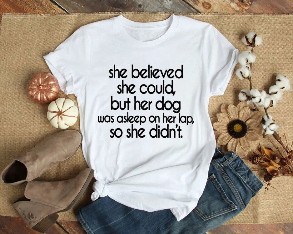 

Женская футболка, надёжная, но ее собака спела