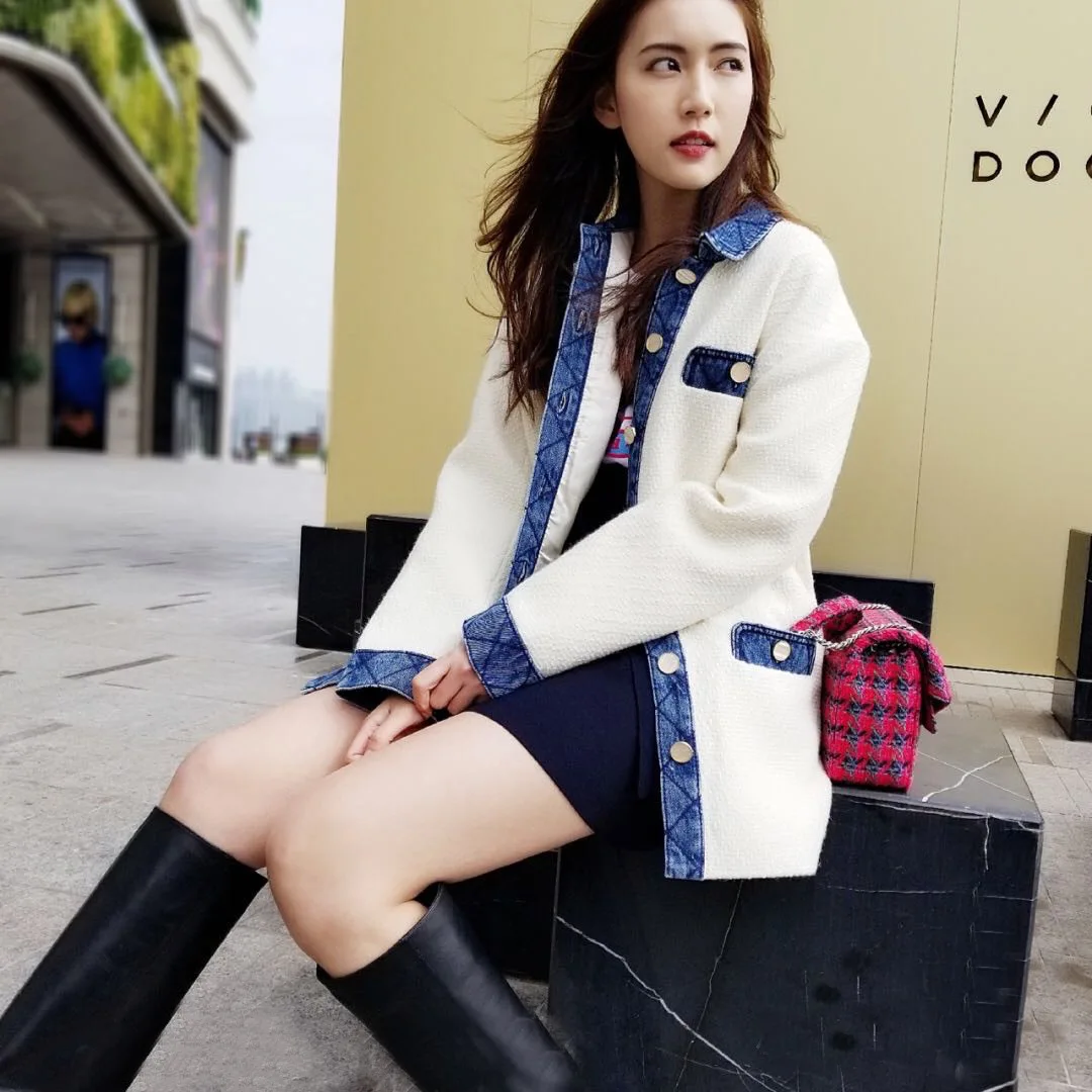 

Coats & Jackets