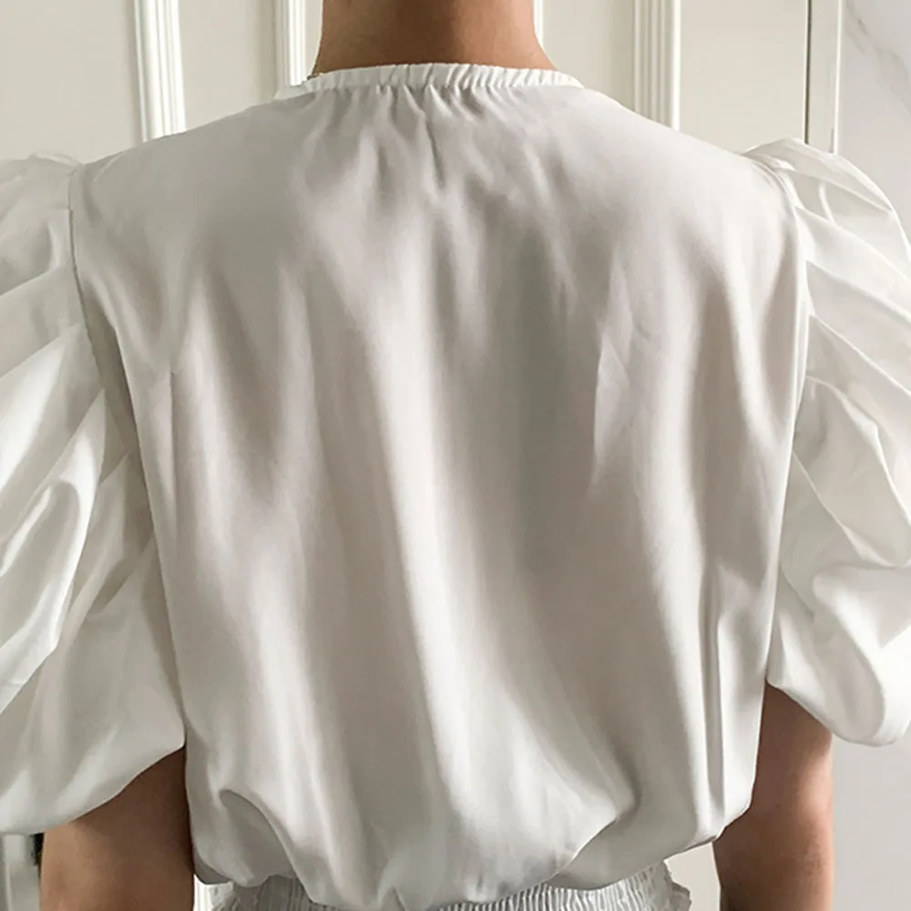 

Fashion Design Pleated V-neck Blouse Women's Summer Solid Color Japanese Style Temperament Pleated Splicing Puff Sleeve 2021