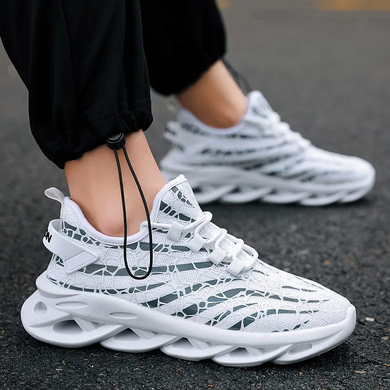 

Direct Sales 2020 Summer New flying Woven Men's Shoes Trend Wild Men's Fashion Shoes Sports Casual Shoes Tide Shoes