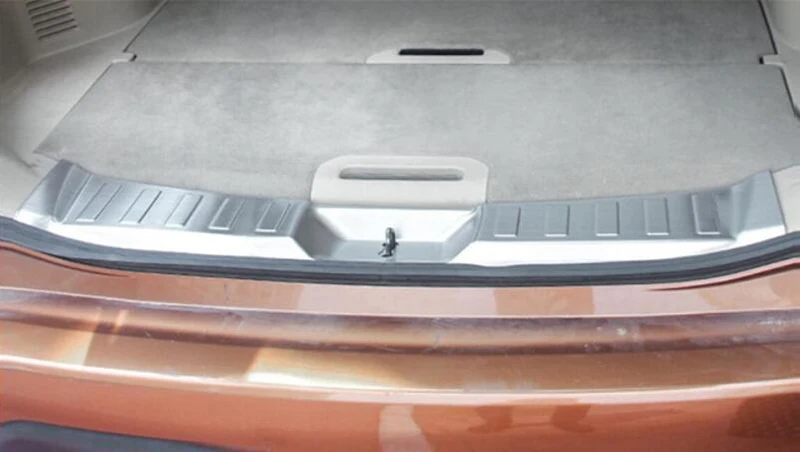 Внутренний внешний задний бампер багажника порог задней двери порога Защитная