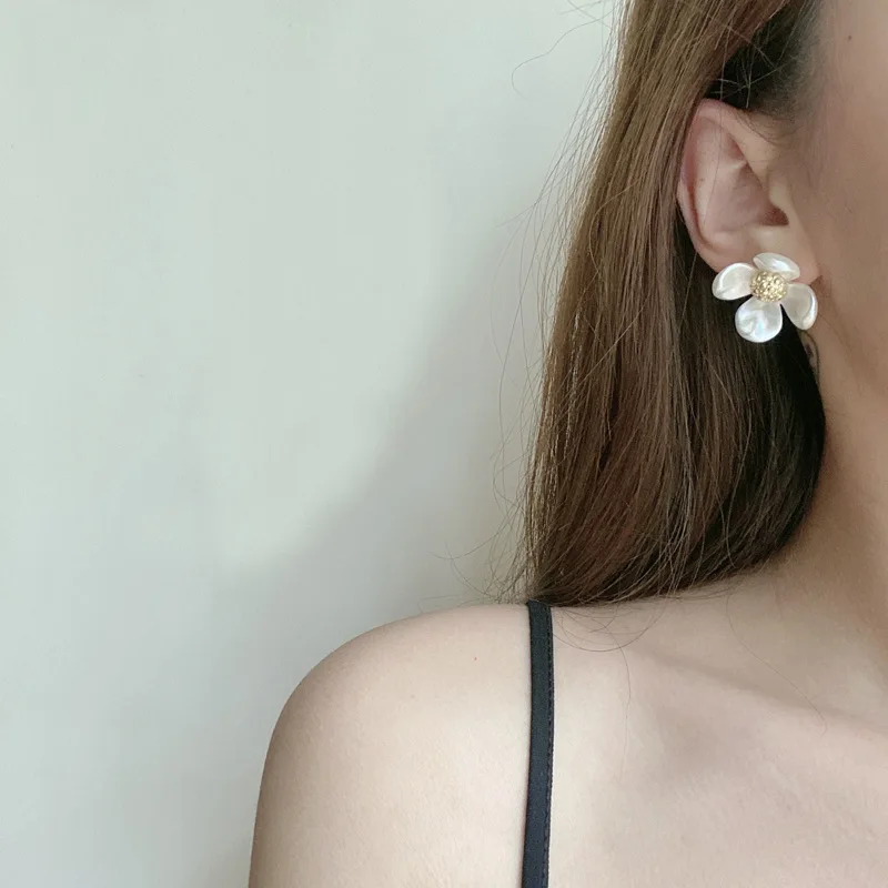 S925 иглы милые ювелирные изделия серьги золотое покрытие фея белый нежный цветок