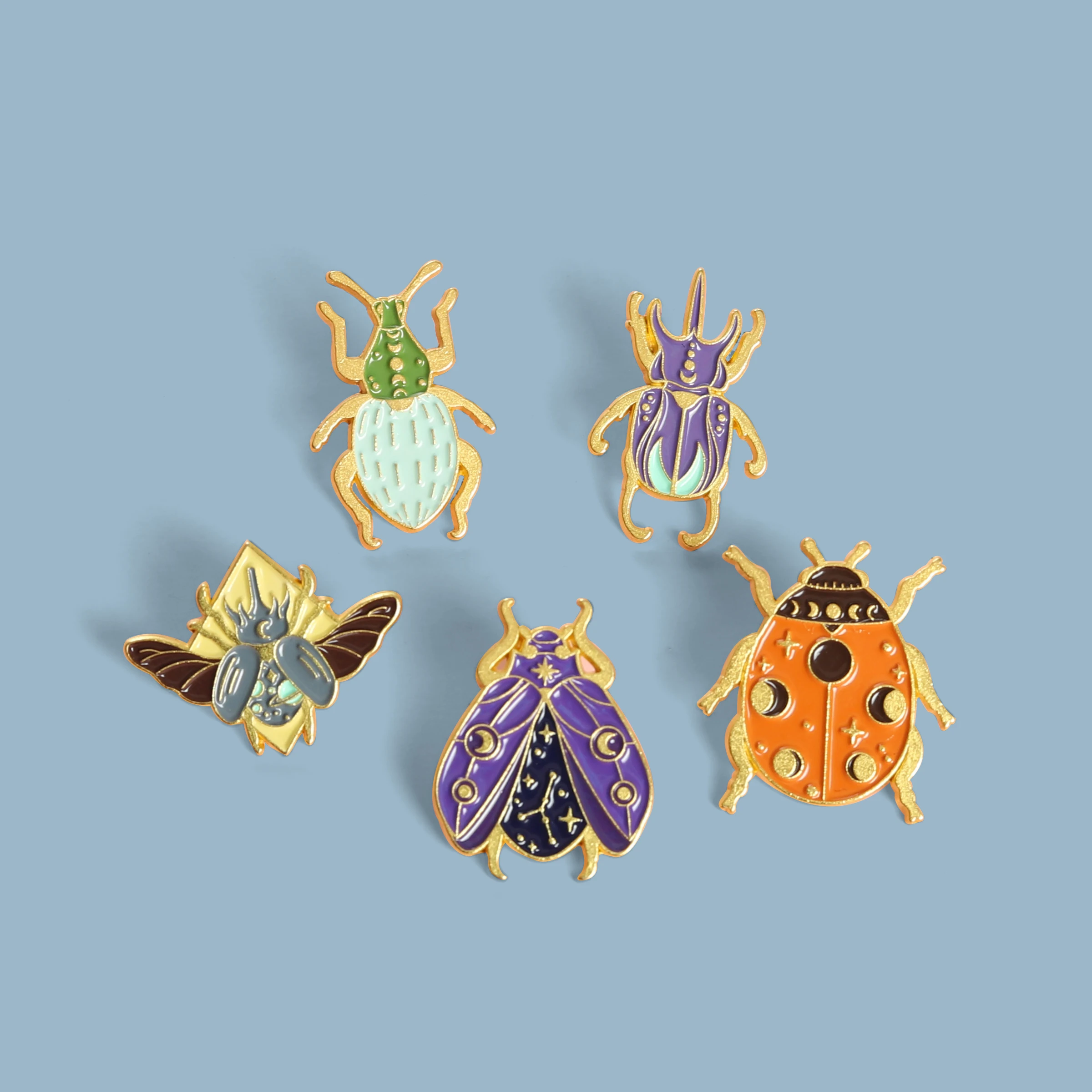 

Cartoon Insect Enamel Pin Hercules Beetle Brooches Anime Backpacks Lapel Pins Badge Metal Jewelry Gift for Friends Wholesale