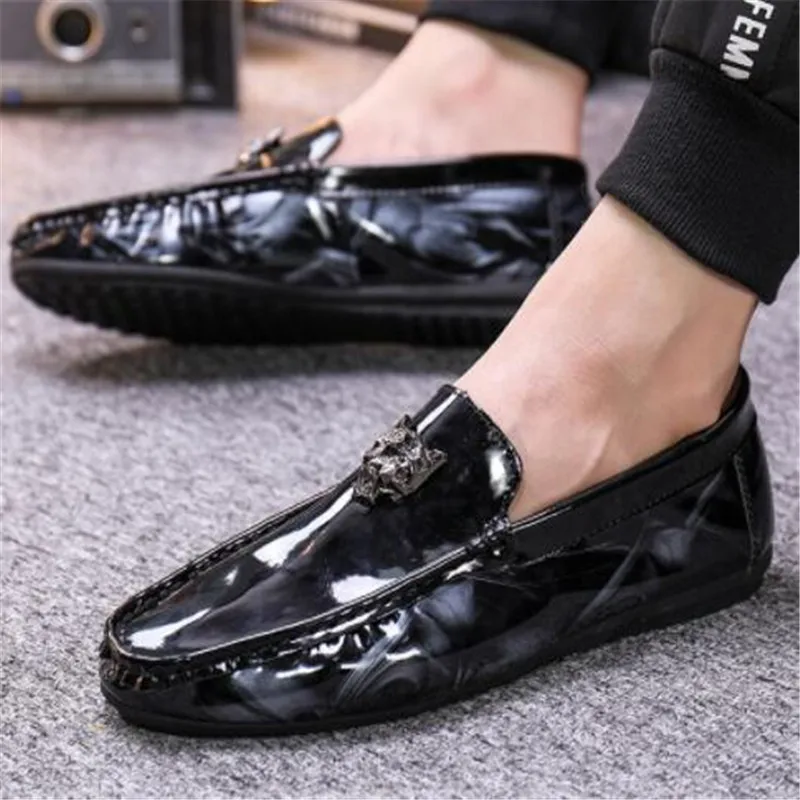 

New men shoes comfortable lightweight breathable lightweight casual wear-resistant anti-slip design men shoes sneakers