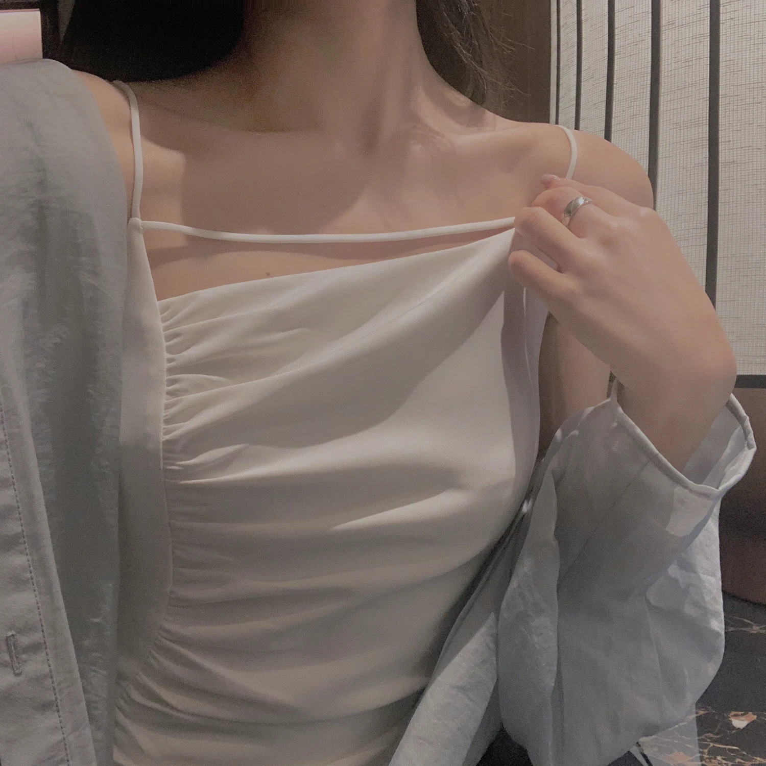 

New temperament white suspender dress women's summer gentle light mature style high sense design sense small crowd long skirt