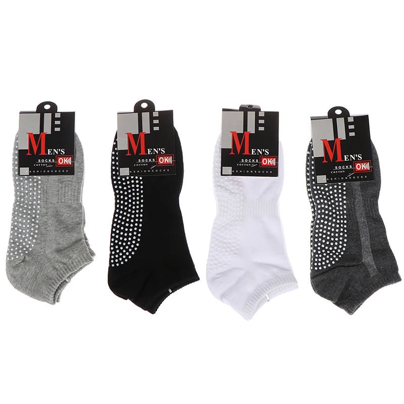 

1pair Men's Cotton Non-slip Yoga Socks with Grips Breathable Anti Skid Floor Socks for Pilates Gym Fitness Size 39-44