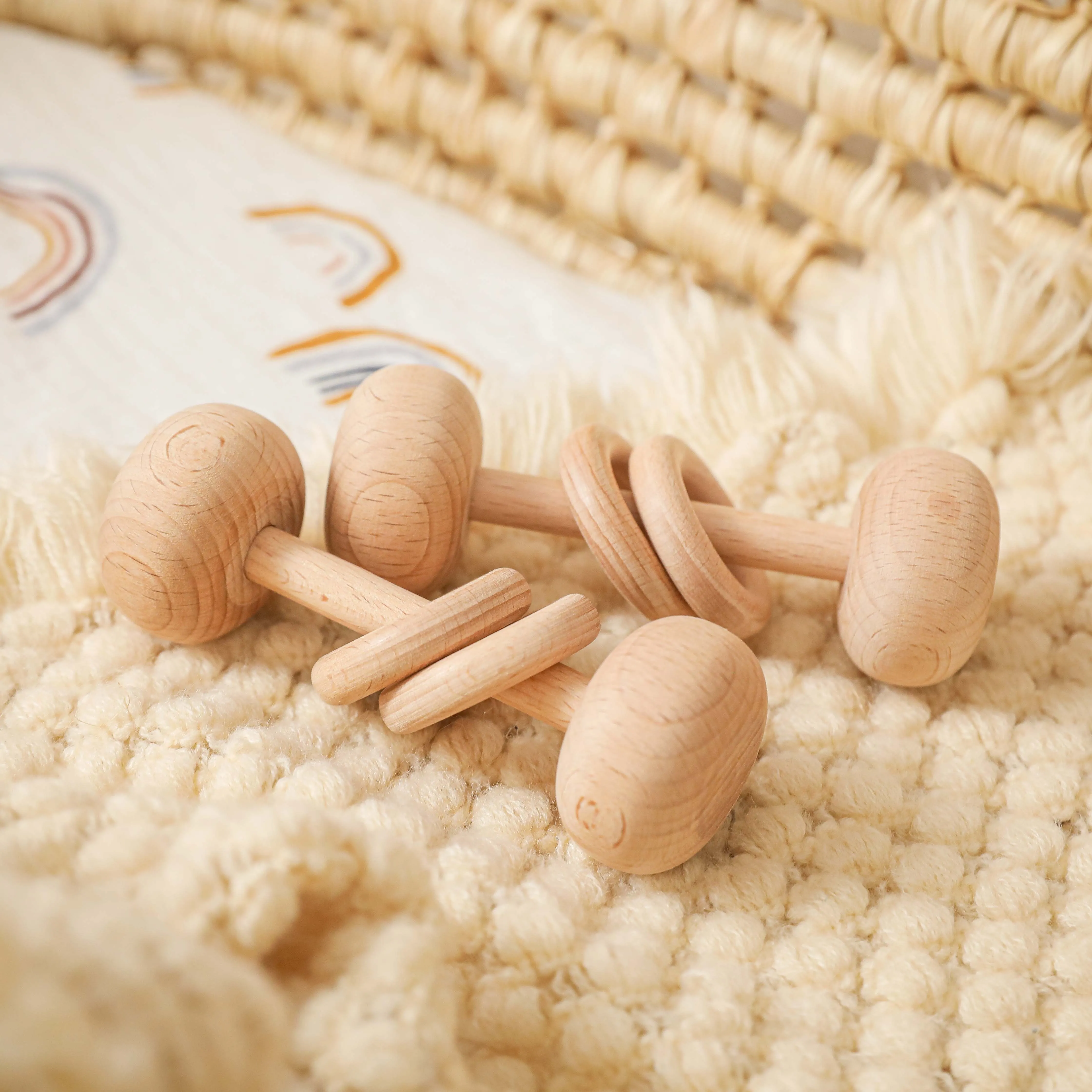 

Baby Beech Wooden Flat Head Rattle Hand Teething Wooden Ring Baby Rattles Play Gym Montessori Stroller Toy Educational Toys 1Pc