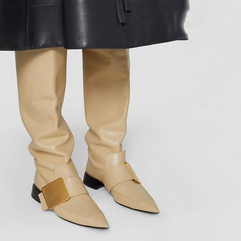 

Сапоги-ботфорты женские на низком каблуке, высокие сапоги с широким ремешком, роскошные дизайнерские свободные длинные, со складками, черны...