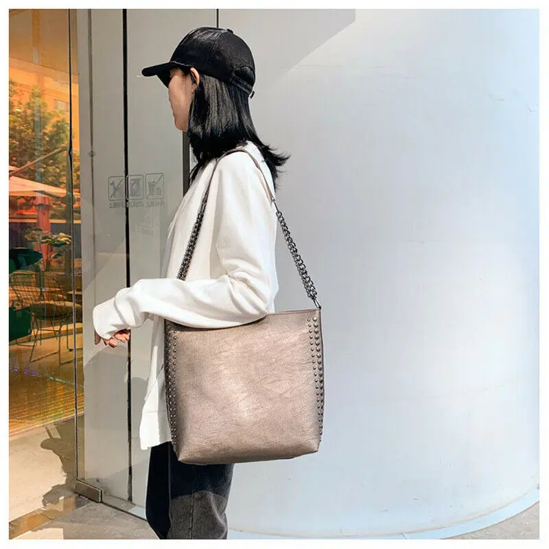 

Women Bucket Bags Black Rivet Shoulder Bags For Ladies 2019 Fashion Chains Tote Handbags Female Messenger Bag
