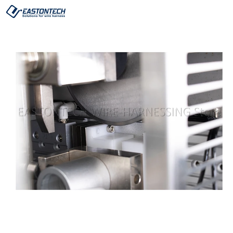 Рисунок 3 - Автоматическая машина для резки удлинительного шланга