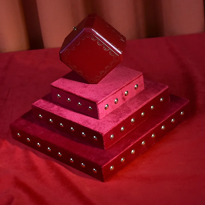 New product flannel jewelry display backing board creative rivet jewelry display platform board jewelry increase table