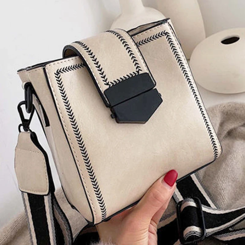 Сумка мешок в стиле ретро для женщин Сумочка через плечо с широким ремнем модный