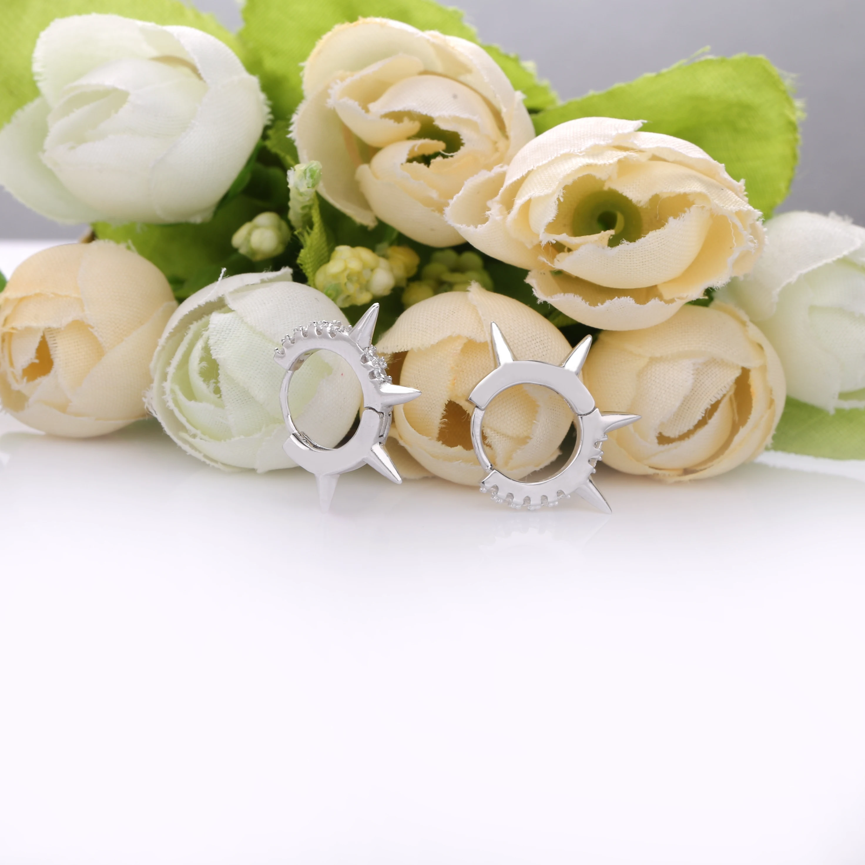 Словекабин 925 пробы Серебряная четырехъярусная цилиндрическая серьга в виде