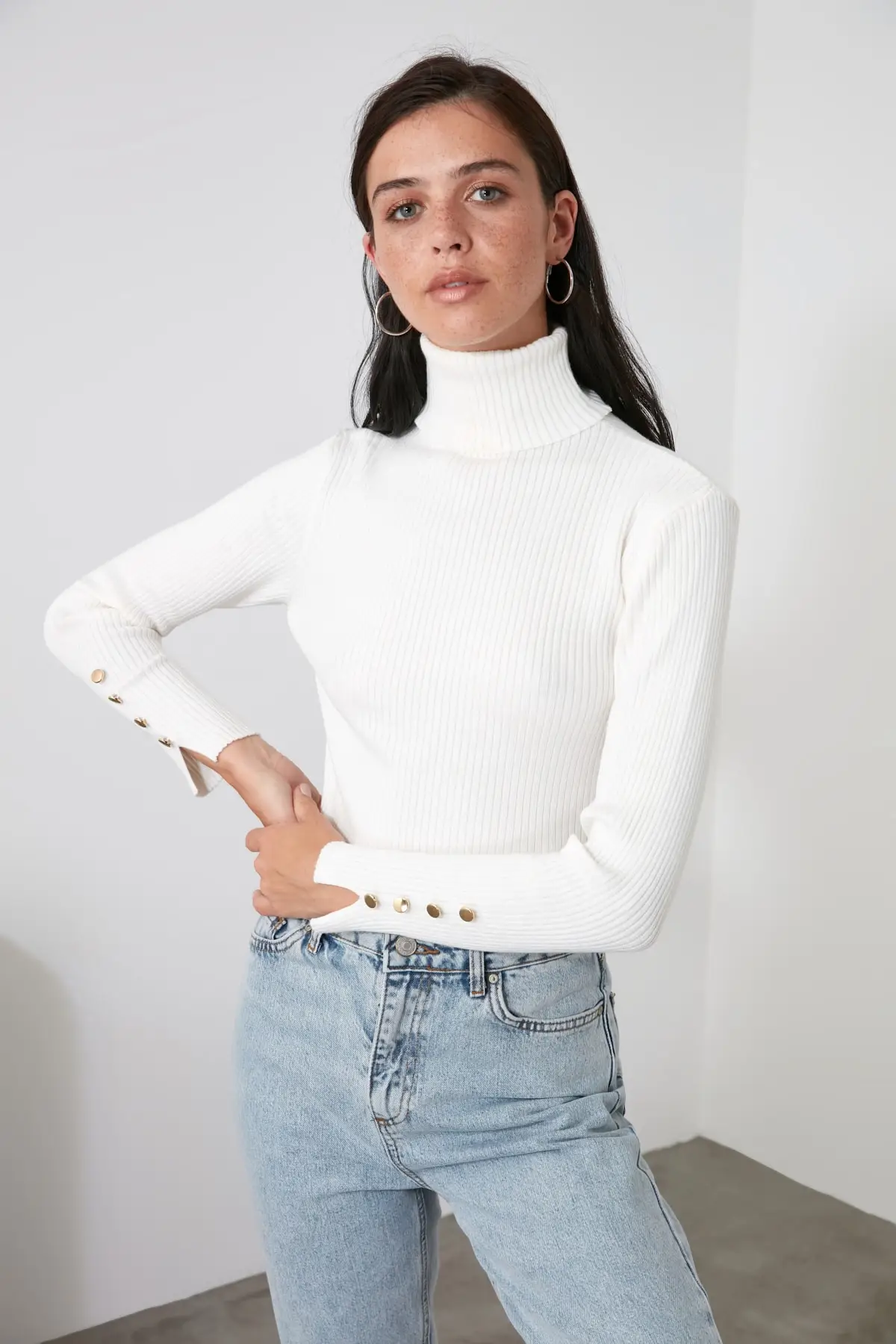 

Trendyol Turtleneck Button Detail Knitwear Sweater TWOAW21KZ2632