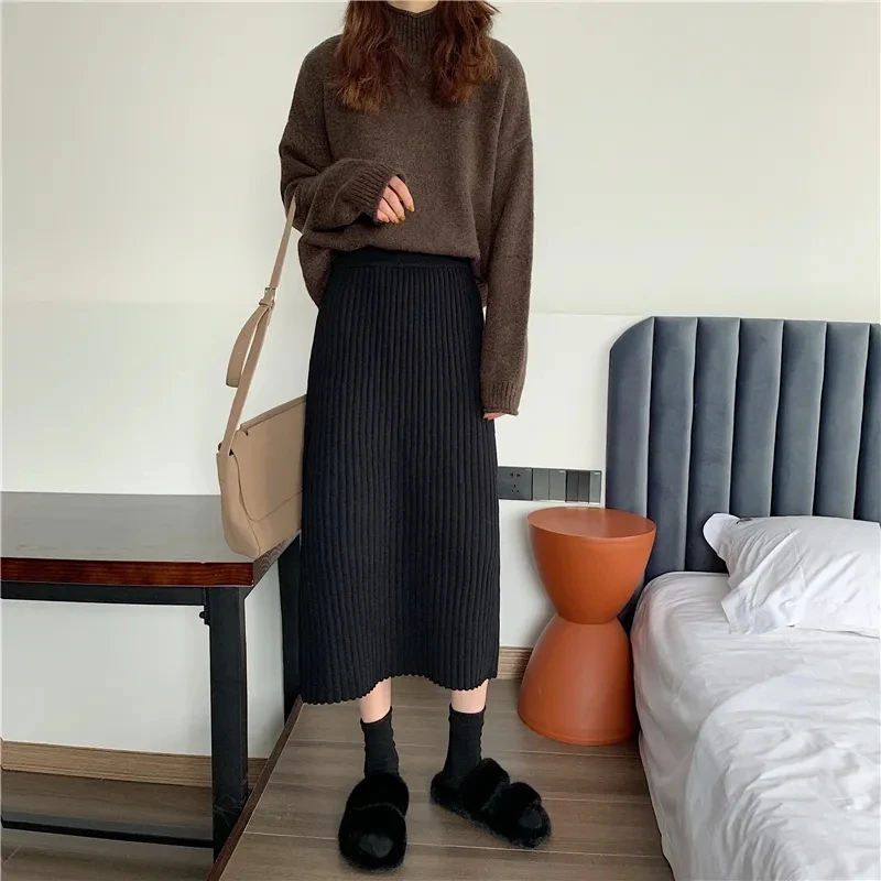 

2021 new Korean mid-length retro skirt female Korean slim knit A-line skirt pleated skirt