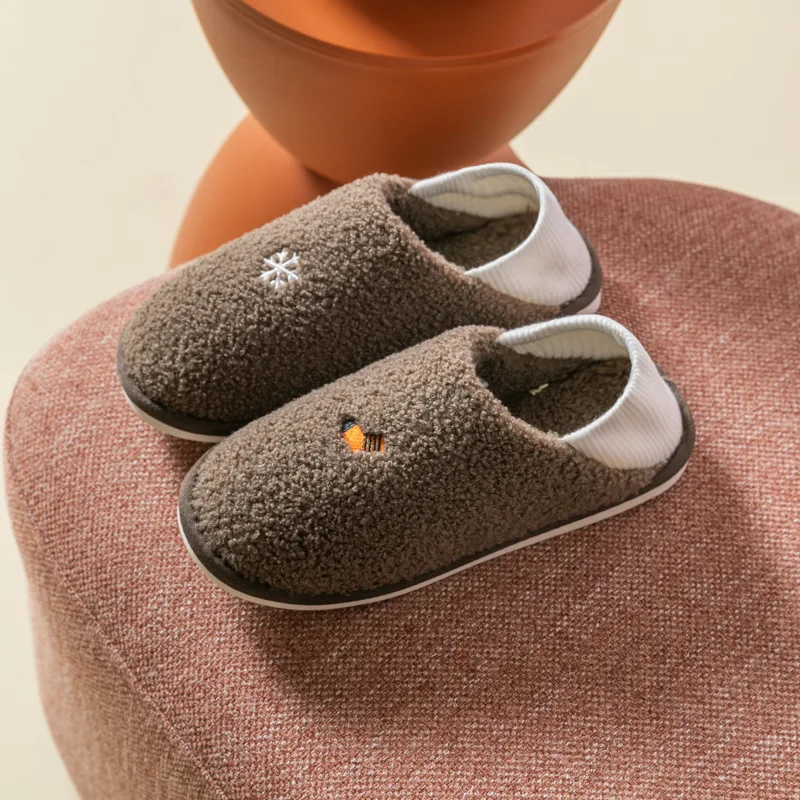 

Lovely Ladies Home Floor Soft Women indoor Slippers Outsole Cotton-Padded Shoes Female Cashmere Warm Casual Shoes SnowFlake