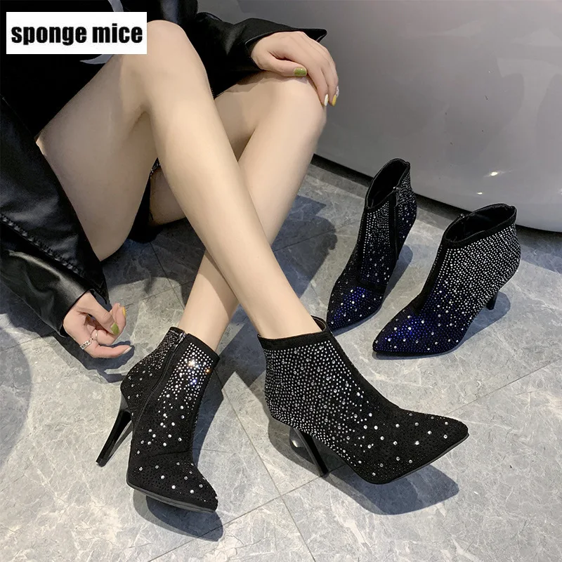 Цвет страз ботинки на высоком каблуке с острым носком черные короткие Ботинки