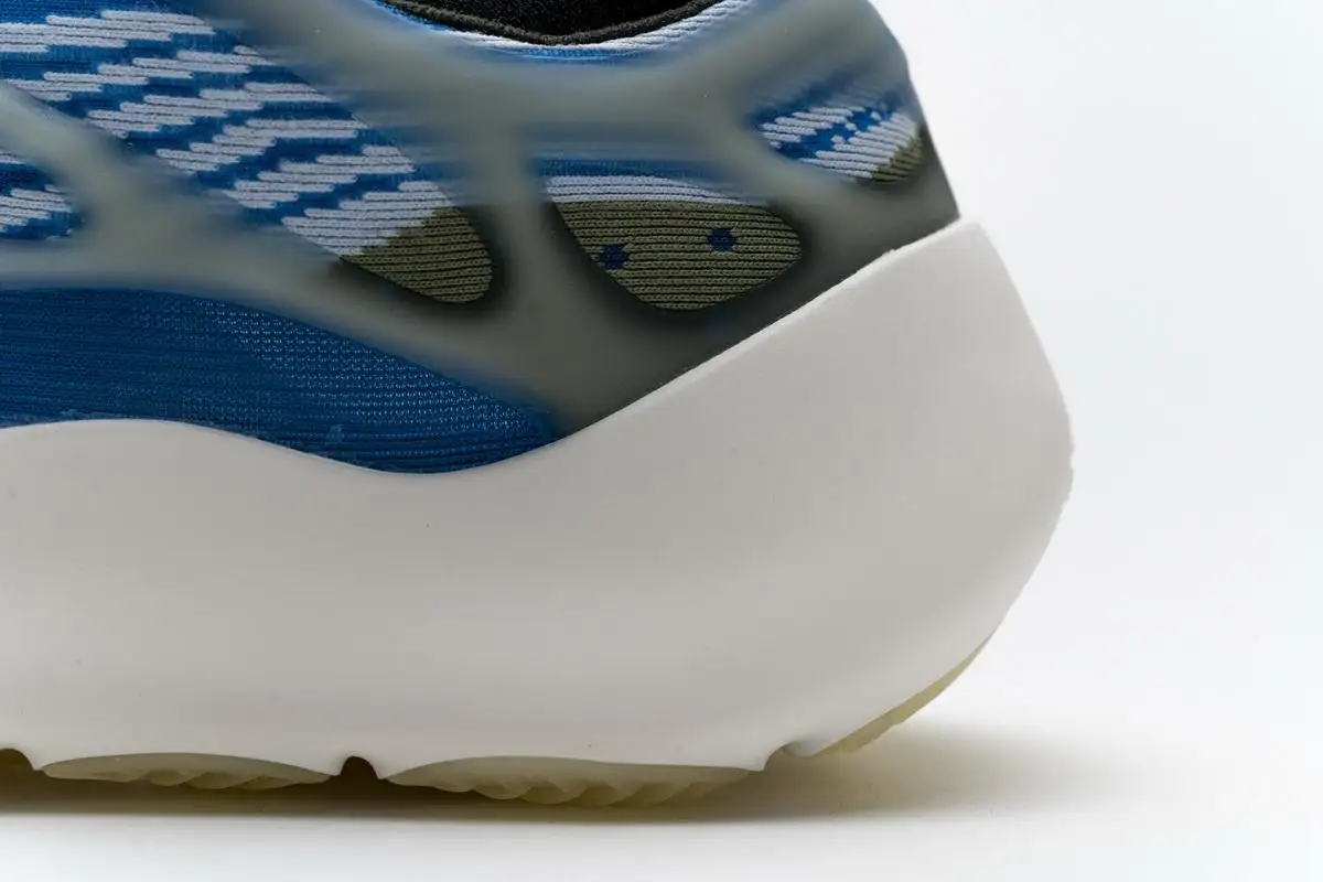 

2021 New TOP Quality Boost 700 V3 Azareth Men and Women Fashion Sneakers Classic Outdoor Running Shoes Size Eur 36-46