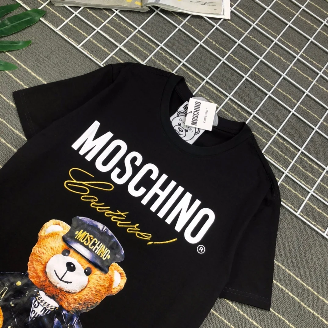 

Fashion Moschino High Level 100% Cotton T-Shirts Unisex Tops Gold Embroidery Logo Casual O-Neck Shirt for Men Women