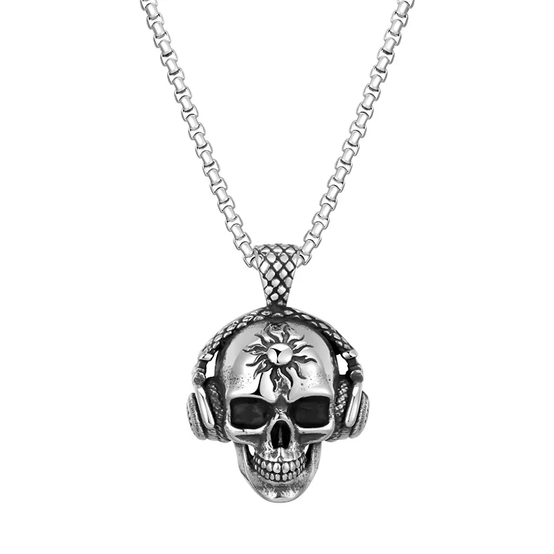 

European and American Gothic Hip Hop Jewelry Skull Headphone Necklace Titanium Steel Men's Skull Pendant Necklace Wholesale