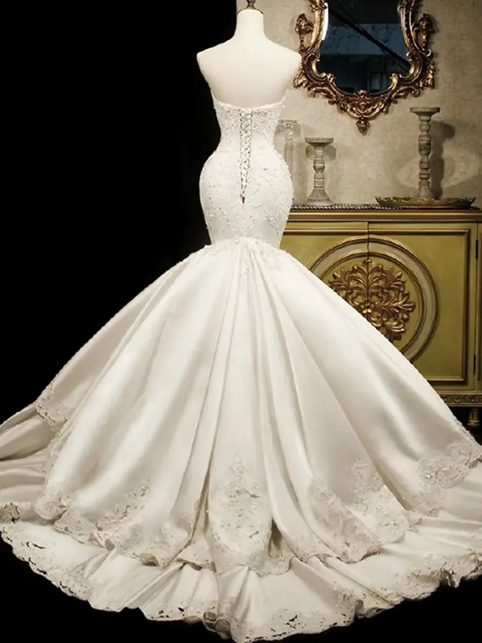 

2020 Luxury Sweetheart Appliques Pearls Lace Mermaid Court Train Wedding Dress Satin Tiered Bridal Gowns Robe de Mariage
