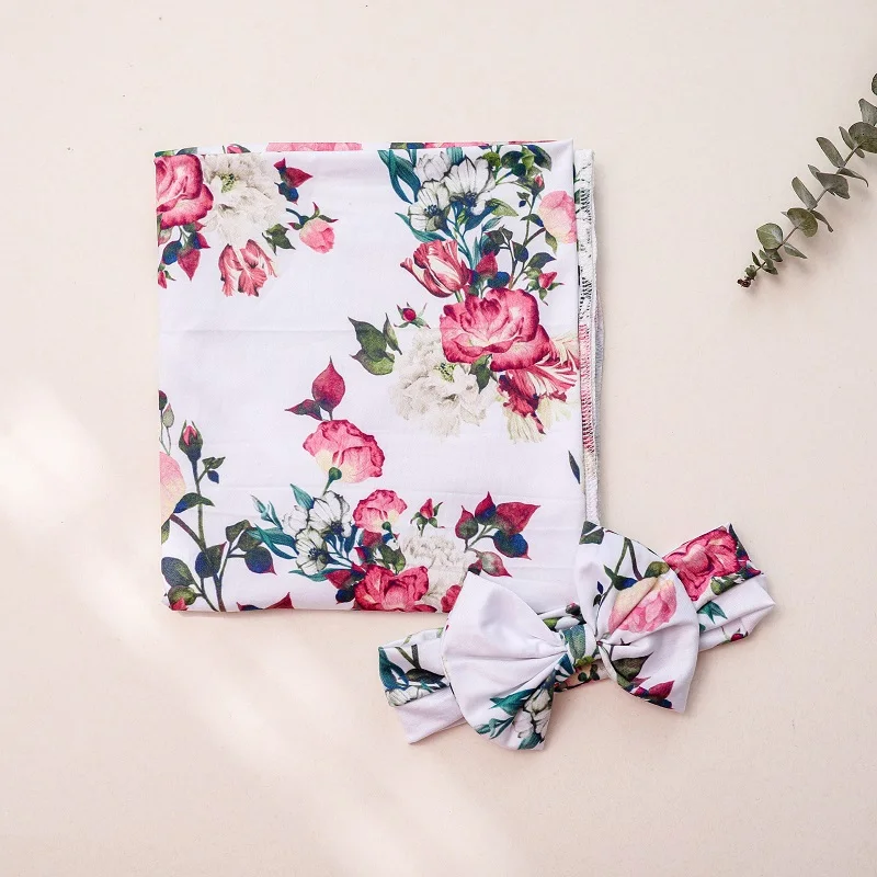 

2pc Newborn Cute Bow Hairpin and Flower Print Wrap Towel Baby Set Soft and Skin-Friendly Easy For Baby To Fall Sleep New Gifts