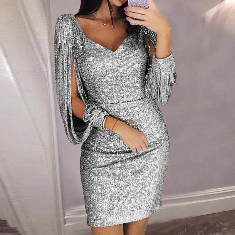 Женское осеннее платье с v-образным вырезом и кисточками обтягивающее облегающее