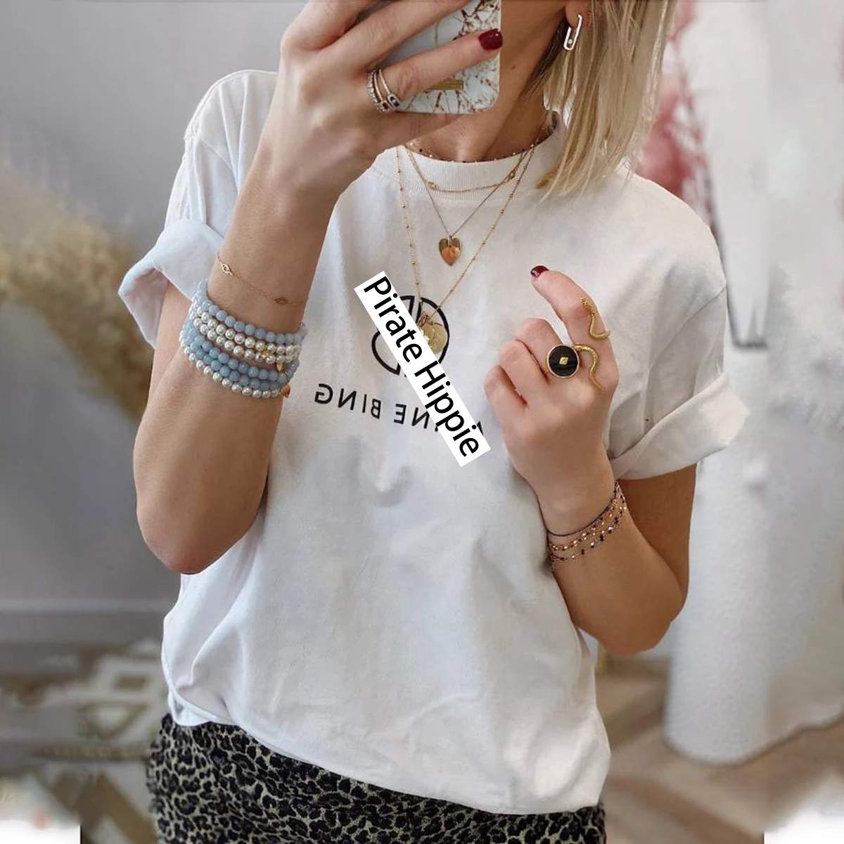 С белыми буквами Простые футболки женские летние с короткими рукавами и круглым