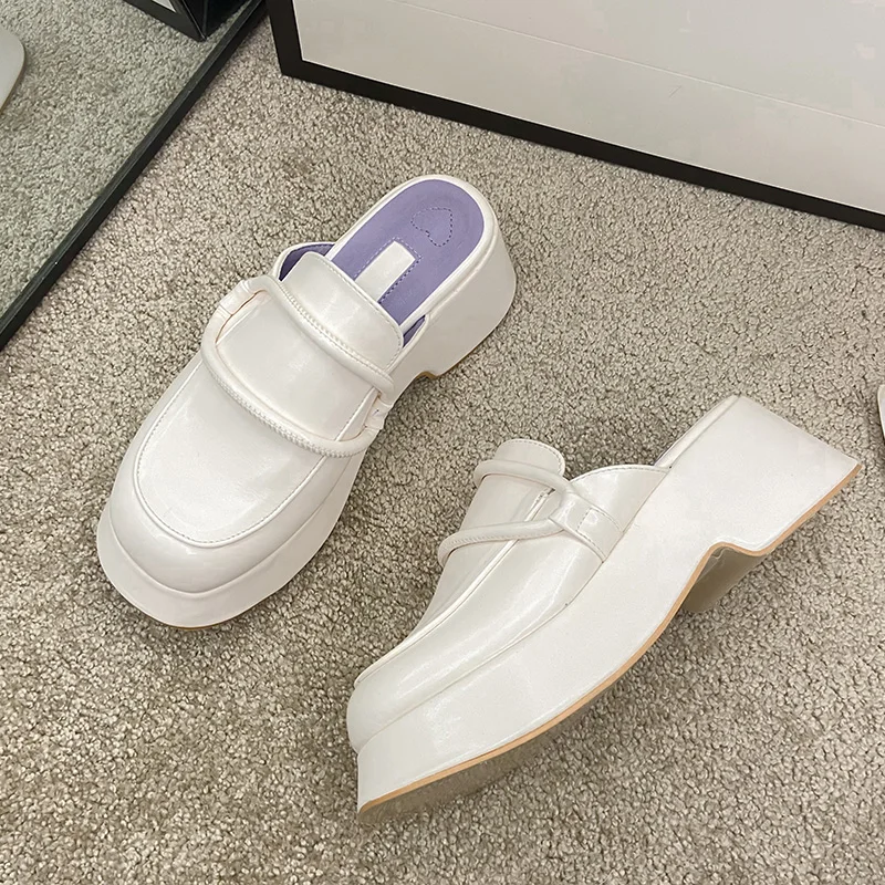 

Cover Toe Slippers Women Summer Luxury Slides Flat Shoes Female Platform Med Pantofle Designer 2021 Rubber Fashion PU House Slip