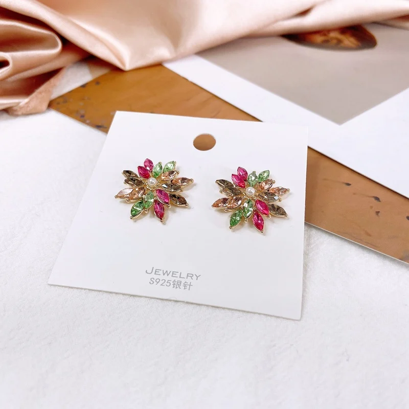 

MENGQIAO 2020 Korean TV Star Colorful Crystal Flower Stud Earrings For Women Elegant Boucle D'oreille Fashion Pendientes Jewelry