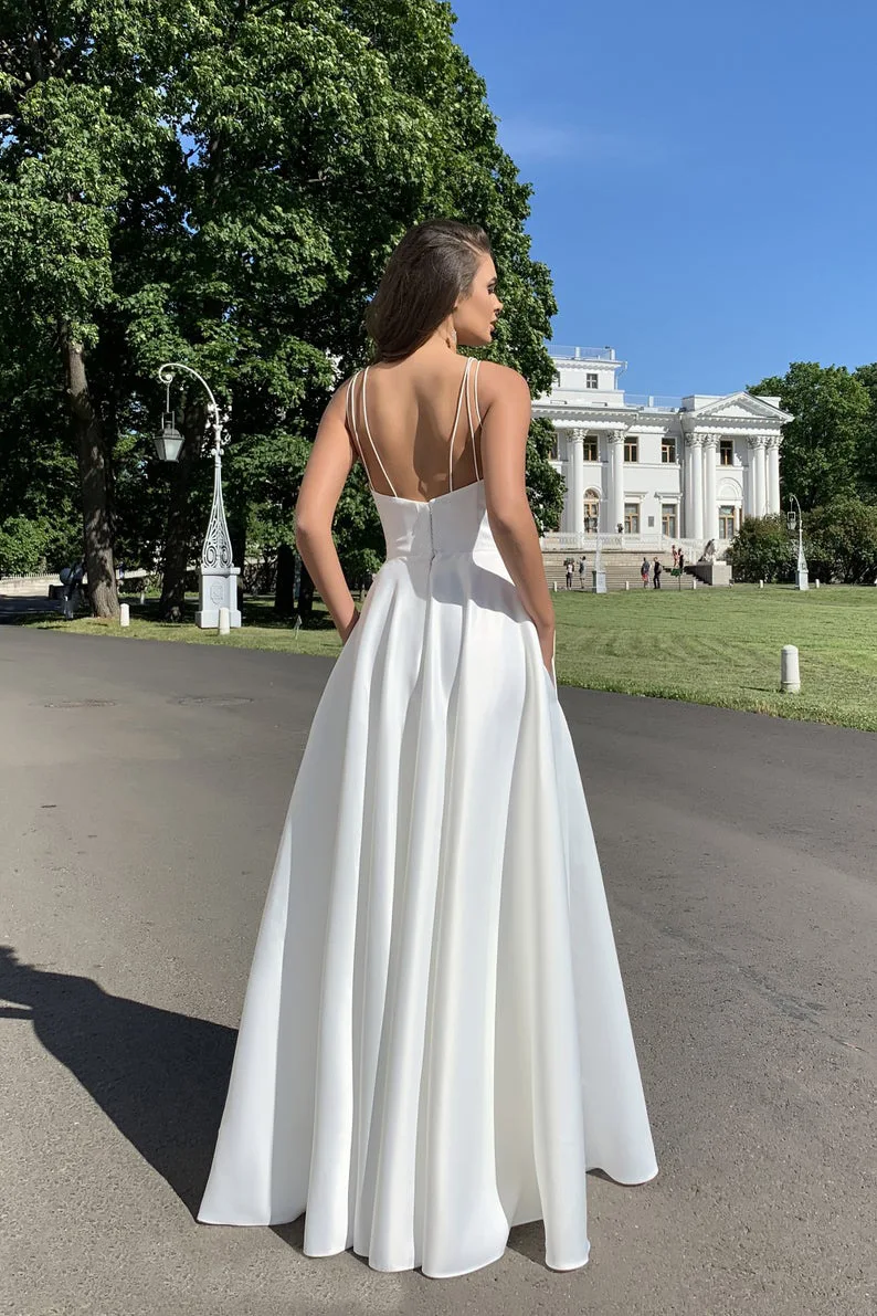 

2021 Women Fashion Sleeveless Strap Dress White Slim Maxi Dress Sexy Backless Zipper Party Dress