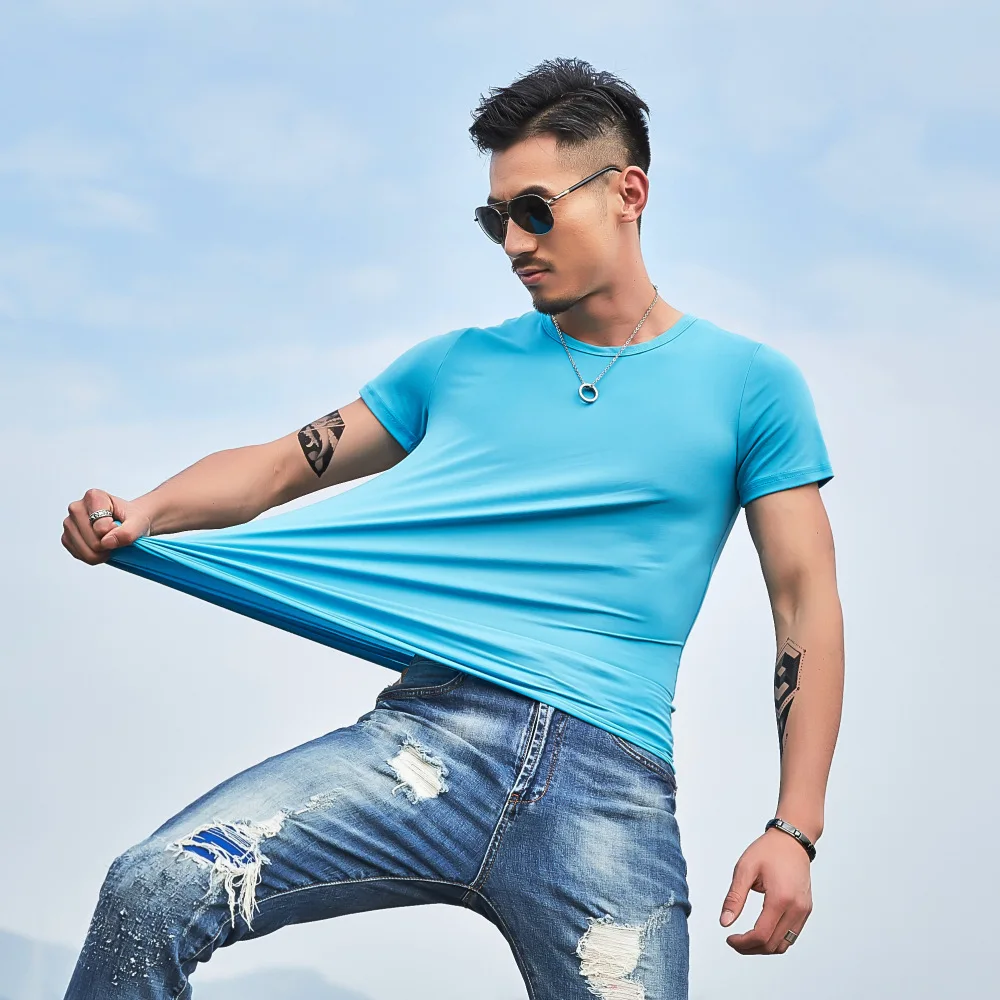 Футболка мужская приталенная с V образным вырезом короткий рукав однотонная