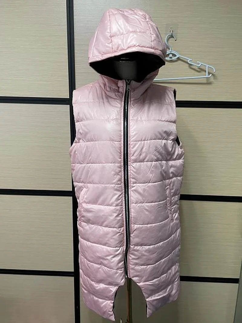 Зимняя женская блестящая длинная жилетка однотонная куртка на молнии с