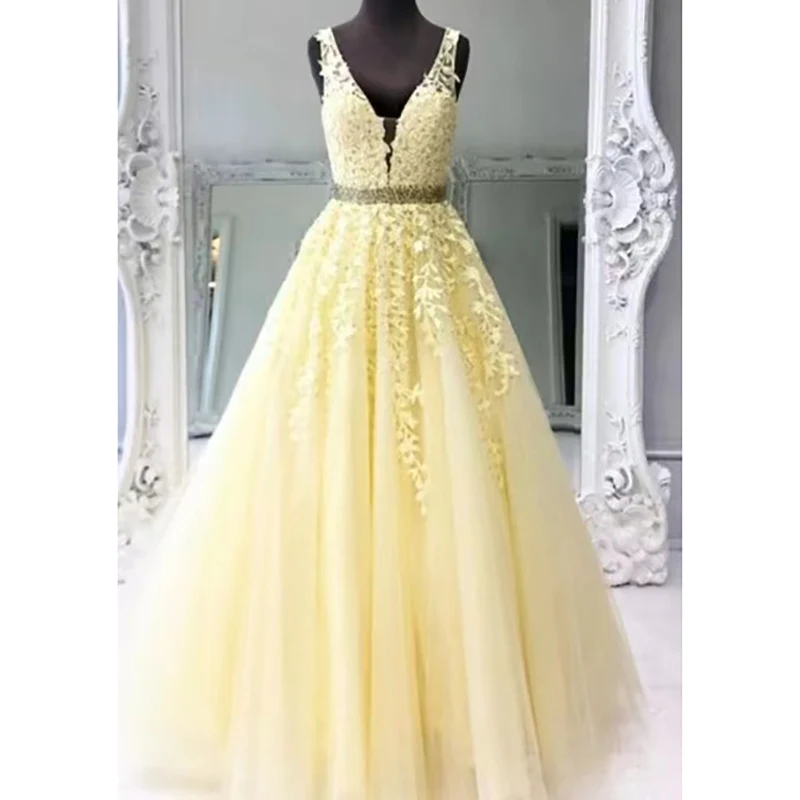 Свадебное платье цвета шампанского с V-образным вырезом и открытой спиной |