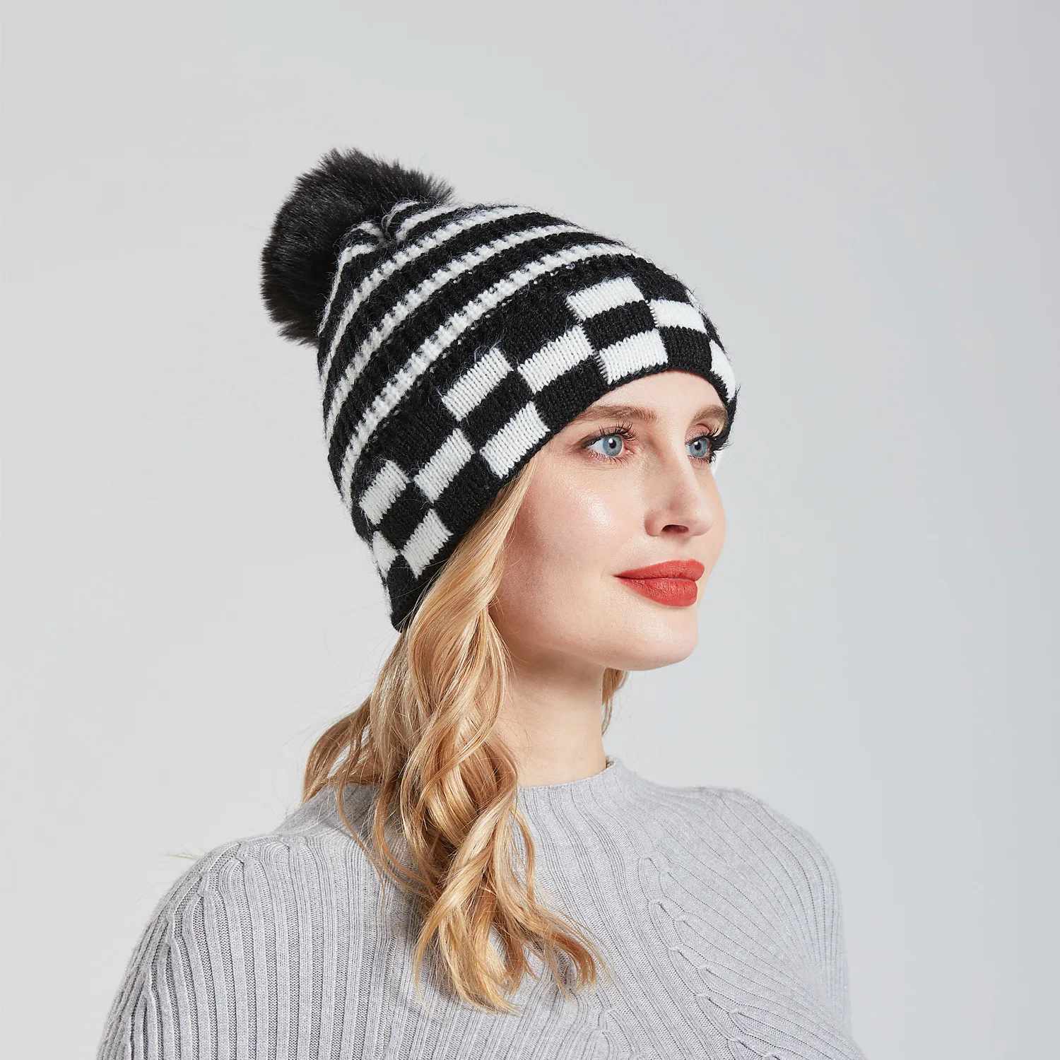 

Winter Warm Hats For Women Men New Fashion Black White Check Beanie Cap Casual Stacking Knitted Bonnet Wool pompom Beanies Mujer