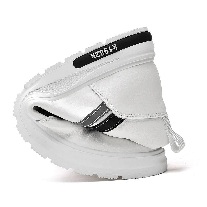 Jual Diskon Besar-besaran 2021 Sepatu Pria Kasual Sepatu Kulit Hitam Untuk Pria Sneakers Berenda Pria Hak Tersembunyi Sepatu Jalan Pria Kualitas Terbaik