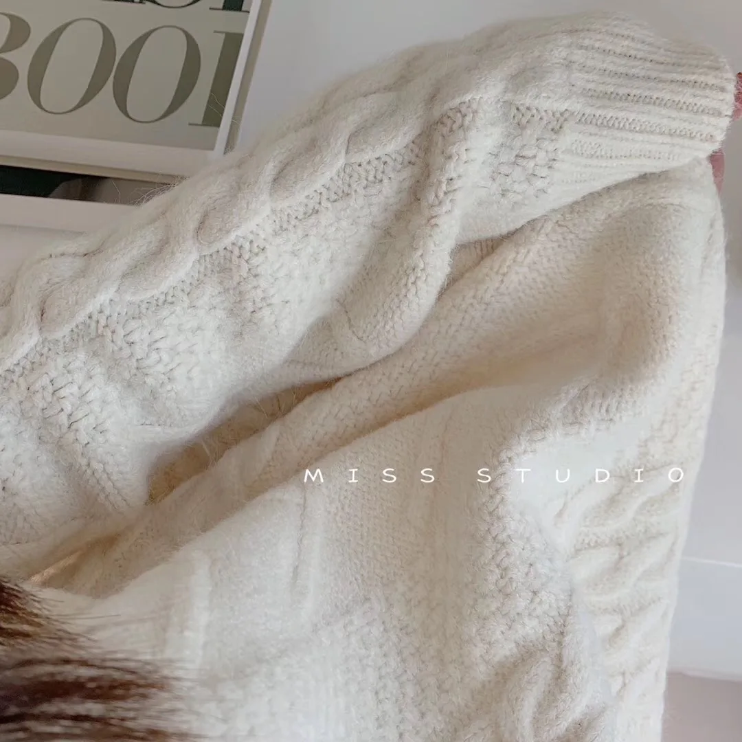 

Twisted Knitted Korean Pullover Sweater Women 2020 Winter Long Sleeve O-neck Solid Casual Fashion Ladies Tops Jumpers Femme