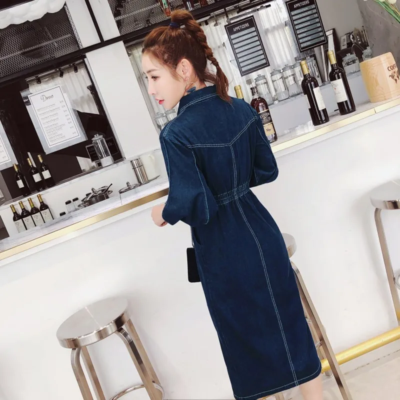 Женское джинсовое платье с эластичным поясом повседневное однобортное средней