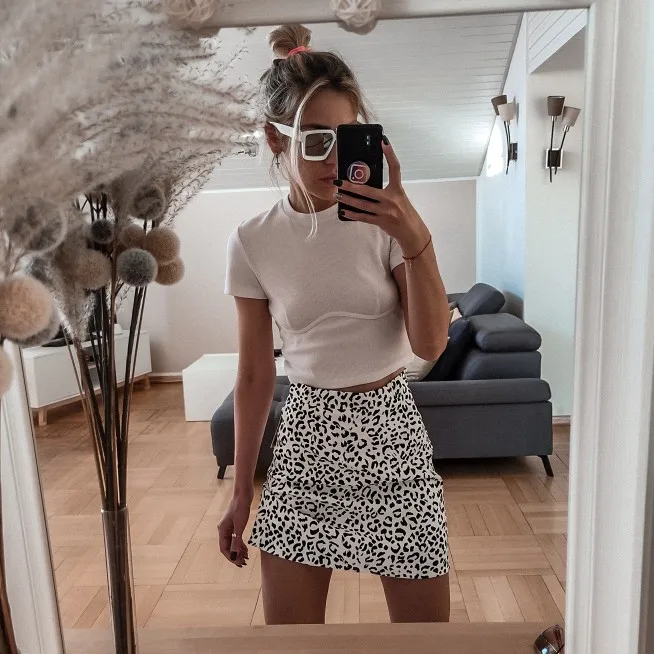 

Color Leopard Print Temperament A Short Skirt Women's Spring New Korean Slim Skirt Joker High Waist Hip Skirt Tide