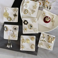 luxury creative design camellia number 5 pins badge brooch retro crown flower handmade brooches set accessories