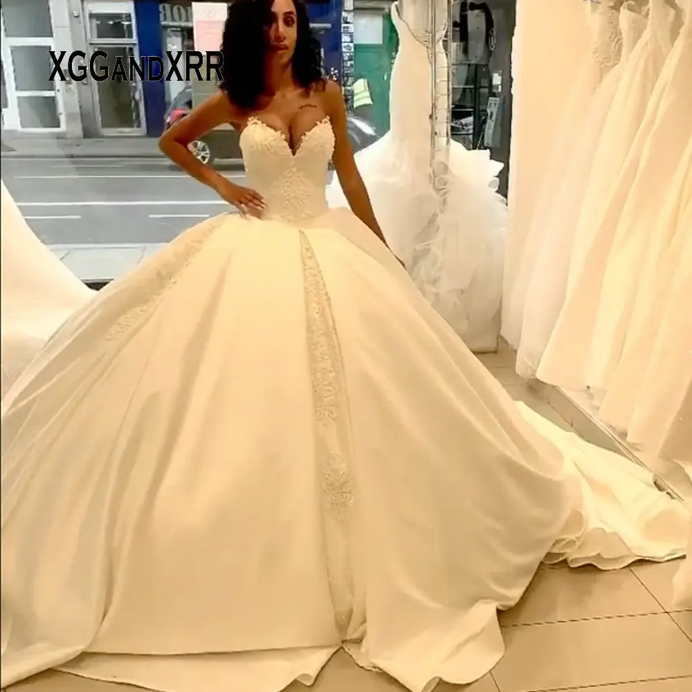 

Luxury Ball Gown Wedding Dress 2022 Sweetheart Backless Lace Applique Chapel Train Long Bride Dress for Black Bride