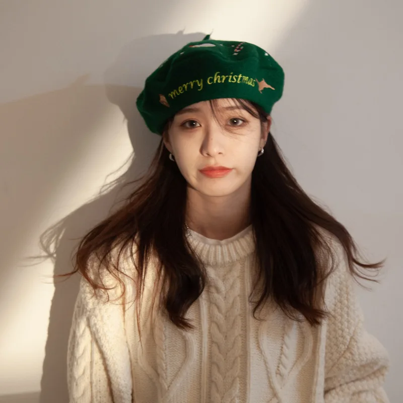 

Christmas Knitted Hat New Year's Gift Japanese Sweet Cute Christmas Embroidered Woolen Student Painter Beret Hat