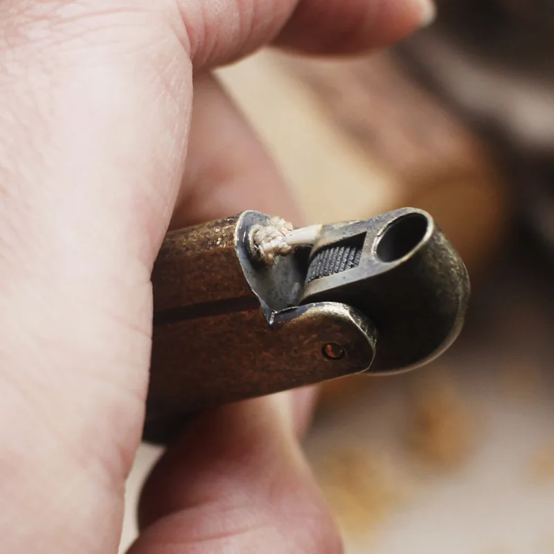 Латунь ретро фонарь бензин трубы Зажигалка Бесплатная огонь шлифовального круга