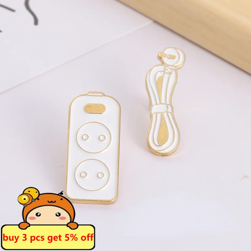 Штепсельная Вилка эмалированные булавки броши для пар аксессуары влюбленных